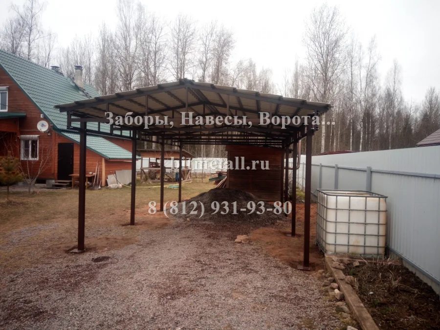Лужский район. Навес (металлочерепица), ворота с калиткой.