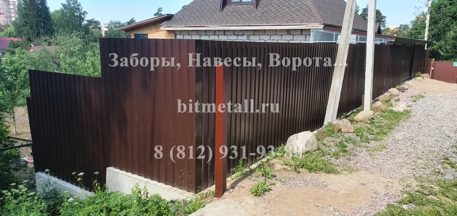 Забор из профнастила, подвесные ворота, калитка, навес