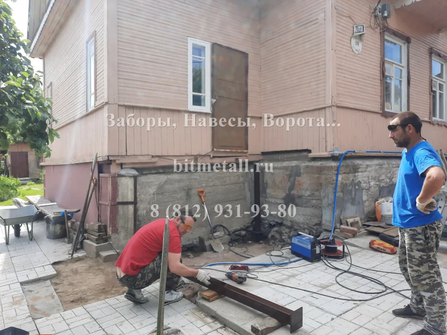 Крыльцо с навесом. Рощино